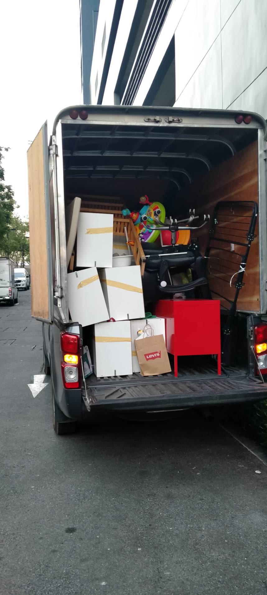 8 - https://สันติรถกระบะรับจ้าง.com | สันติรถกระบะรับจ้าง - บริการรถกระบะรับจ้าง บริการขนย้ายทุกชนิด พื้นที่ให้บริการ กรุงเทพฯ - ปริมณฑล